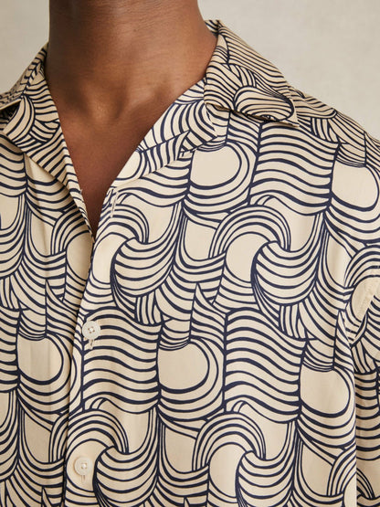 Reiss Wave Print Cuban Collar Shirt in Off White/Navy