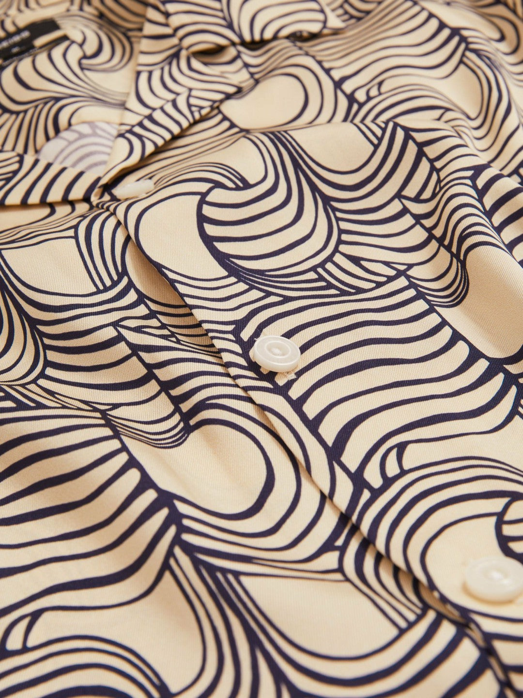Reiss Wave Print Cuban Collar Shirt in Off White/Navy