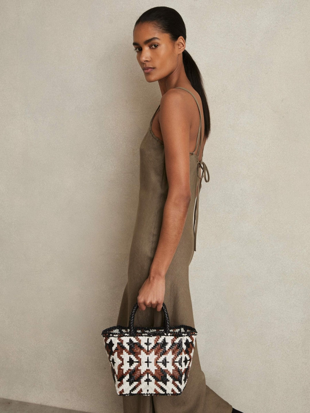 Reiss Value - Small Leather Woven Tote Bag in Tan/White/Black