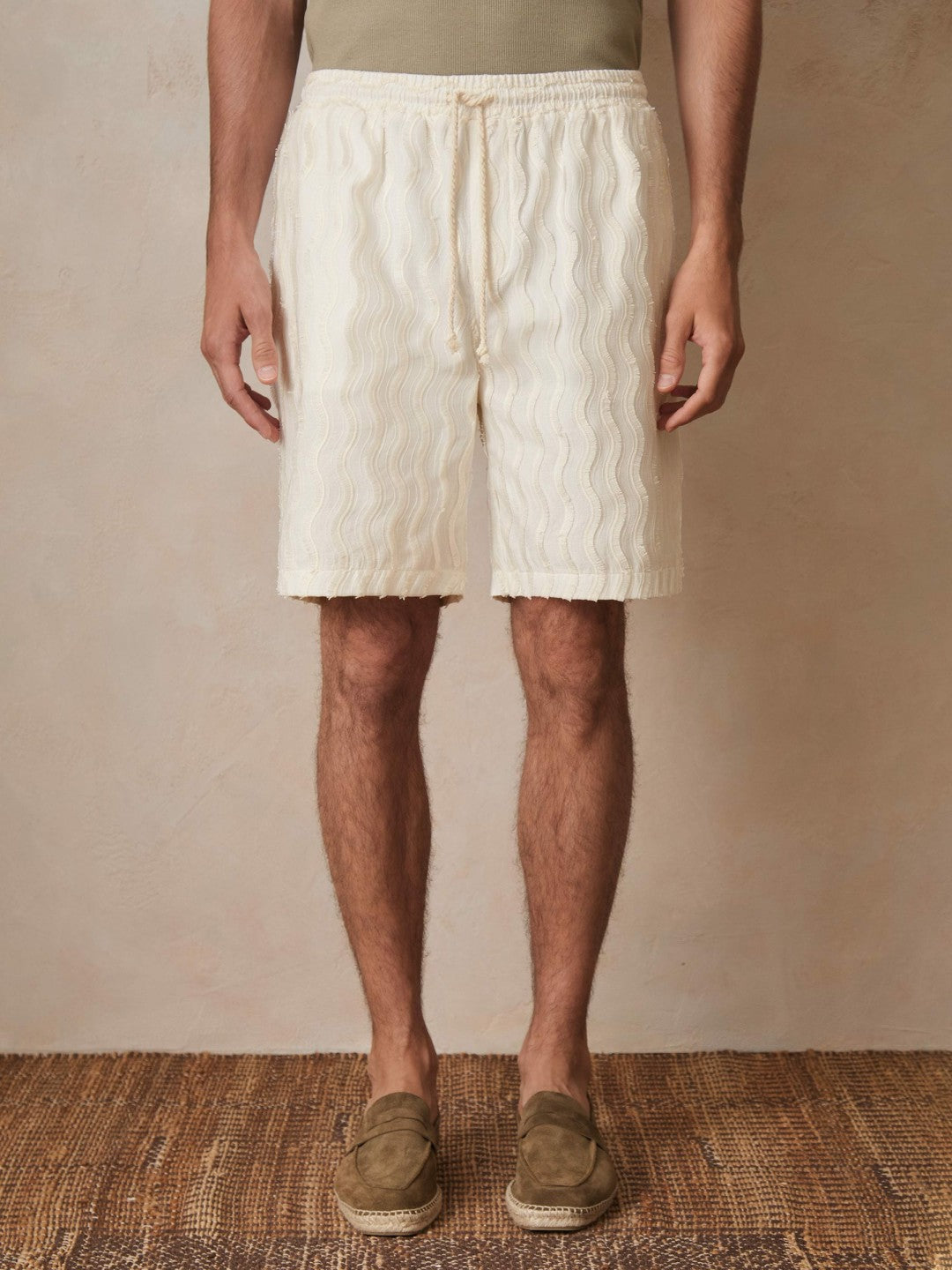 Reiss Popular Choice - | Ché Fringed-Wave Shorts in Off White