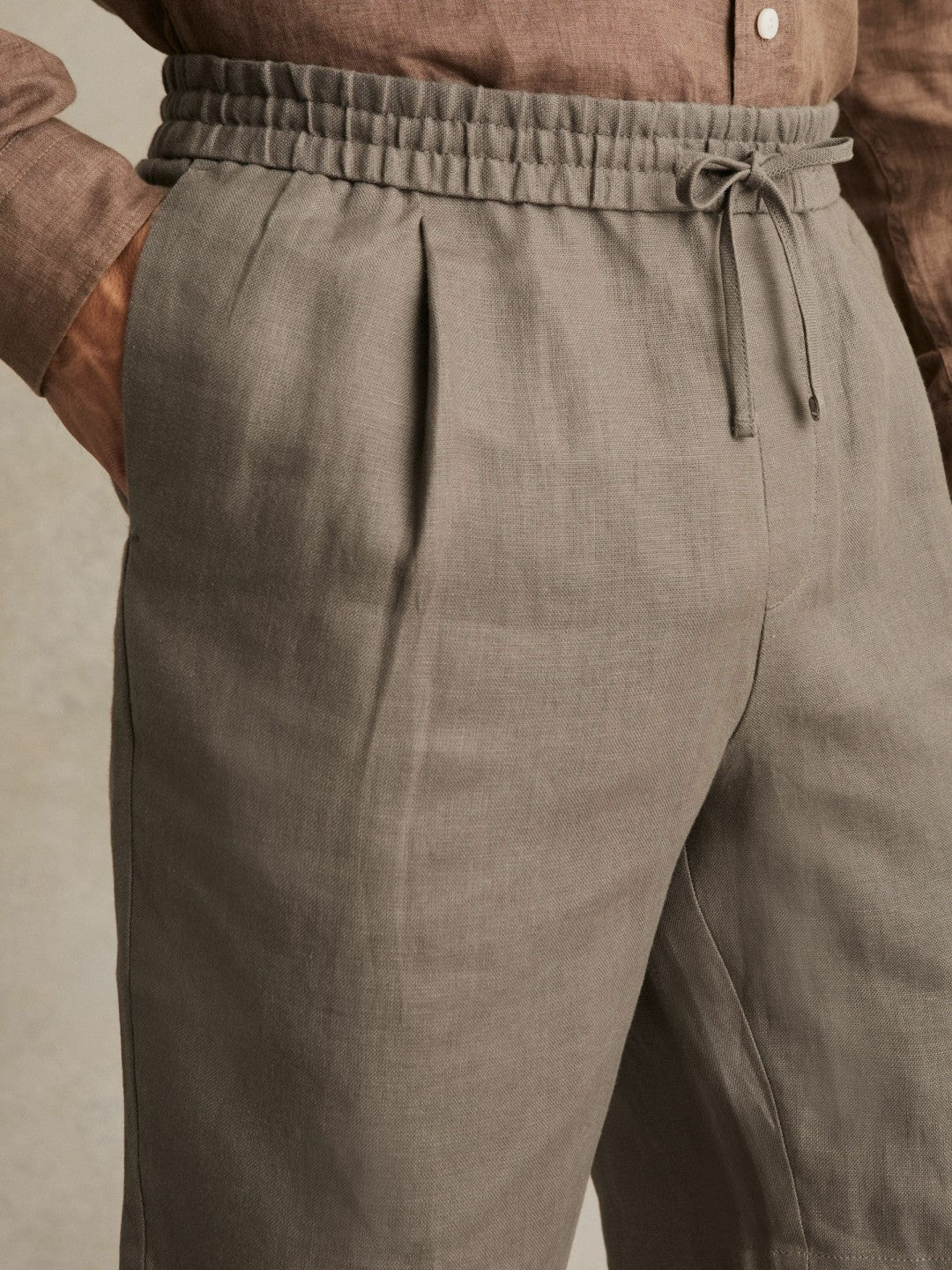 Reiss Deal - Linen Drawstring Shorts in Mushroom Brown