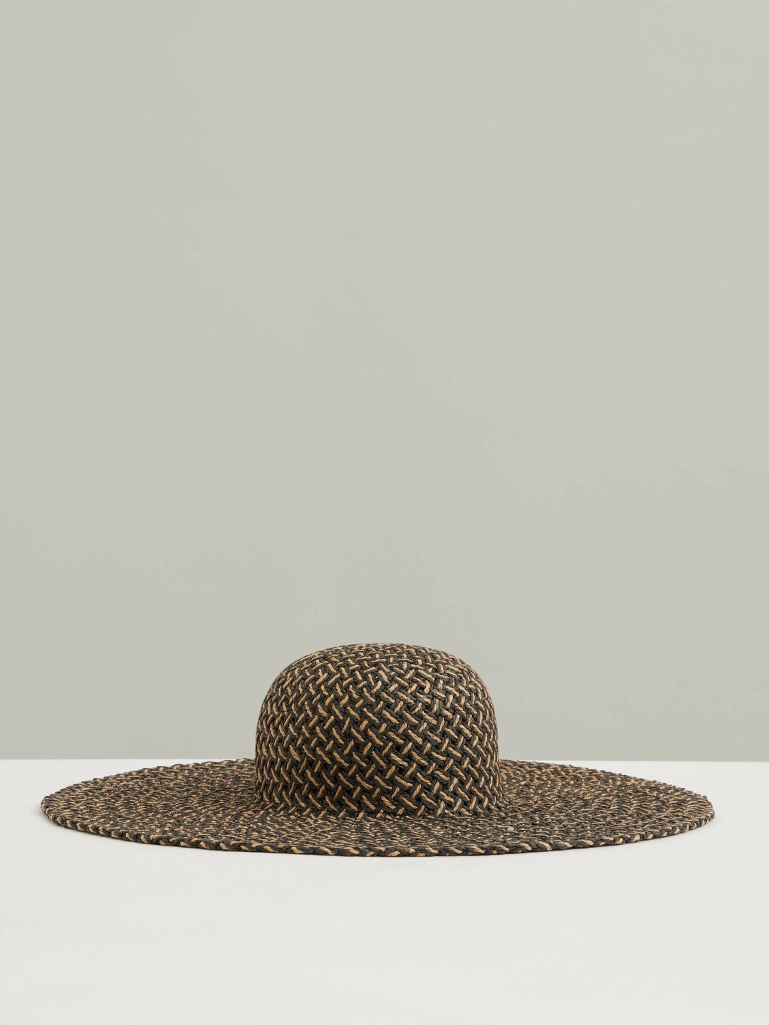Reiss Deal - Straw Basket-Weave Sun Hat in Black/Natural