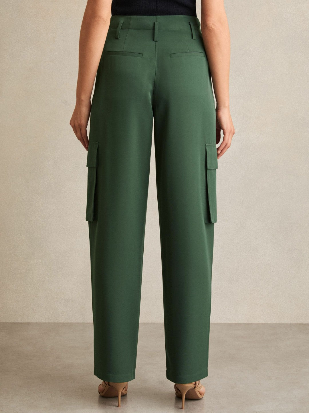 Reiss Offer - Petite Wide-Leg Pleated Cargo Trousers in Green