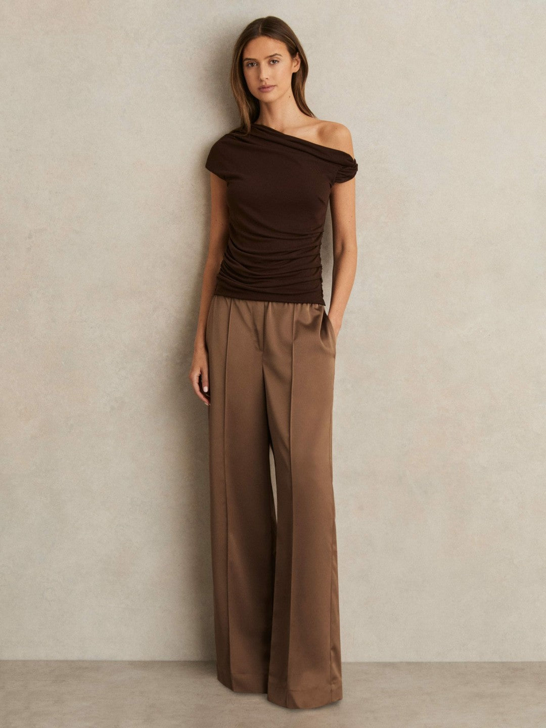 Reiss Deal - Satin Wide Leg Elastic Waist Trousers in Taupe Neutral