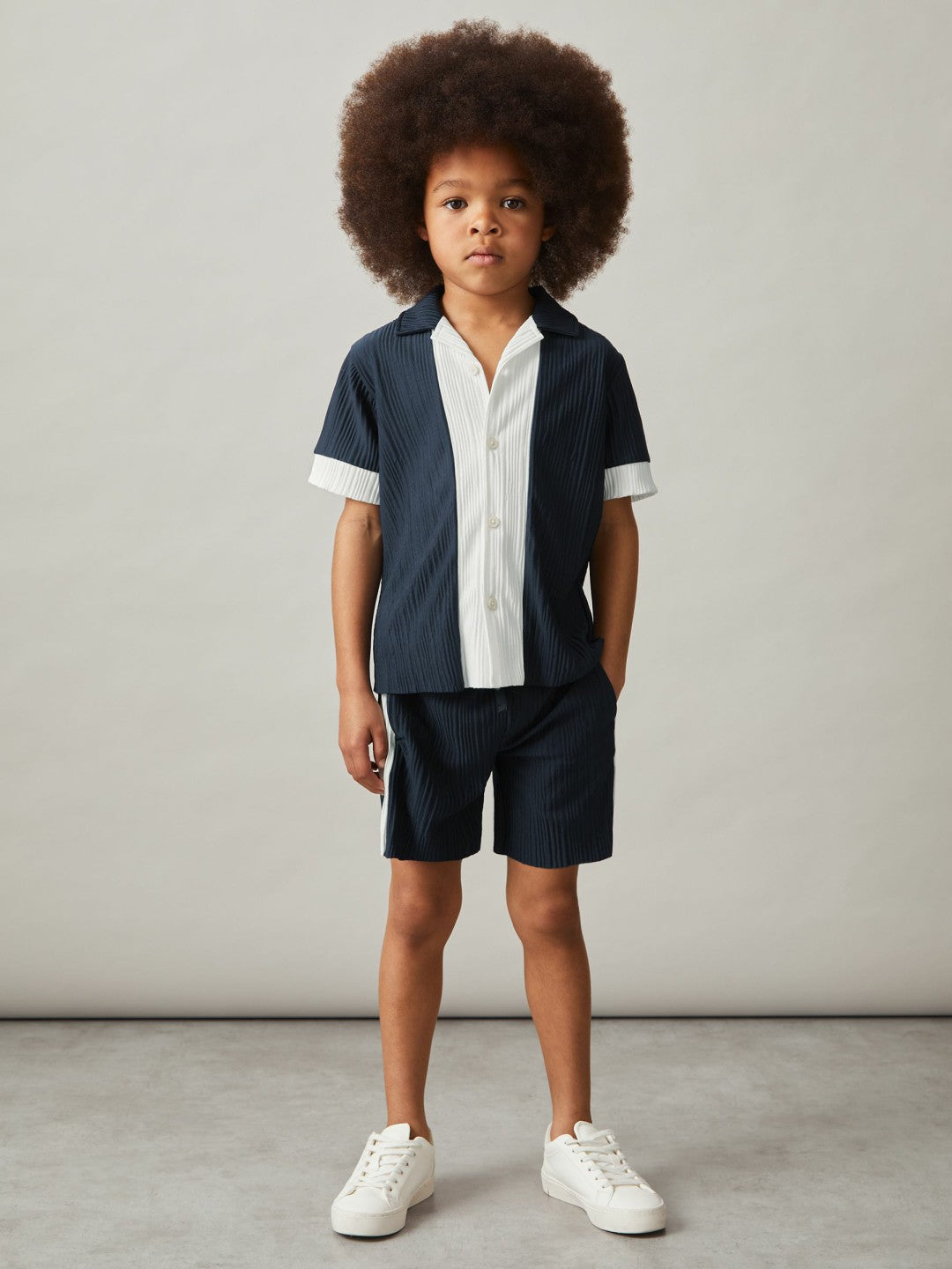 Reiss 9-13 yrs Plissé Colour-Block Shorts in Navy/White