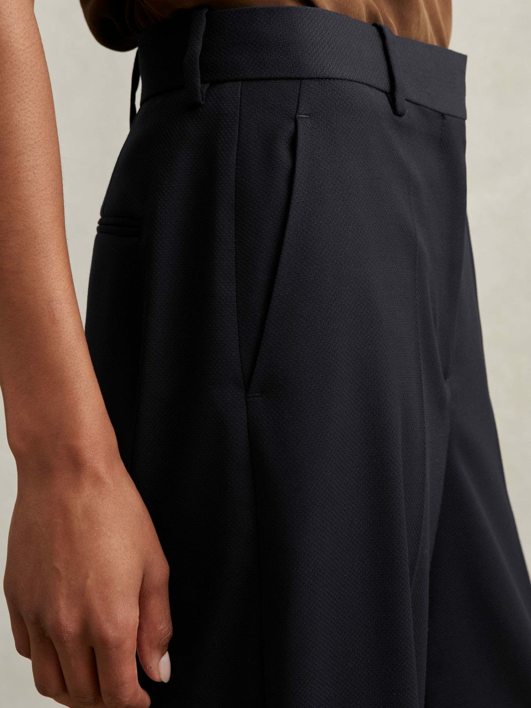 Reiss Wool-Blend Wide-Leg Suit Trousers in Navy