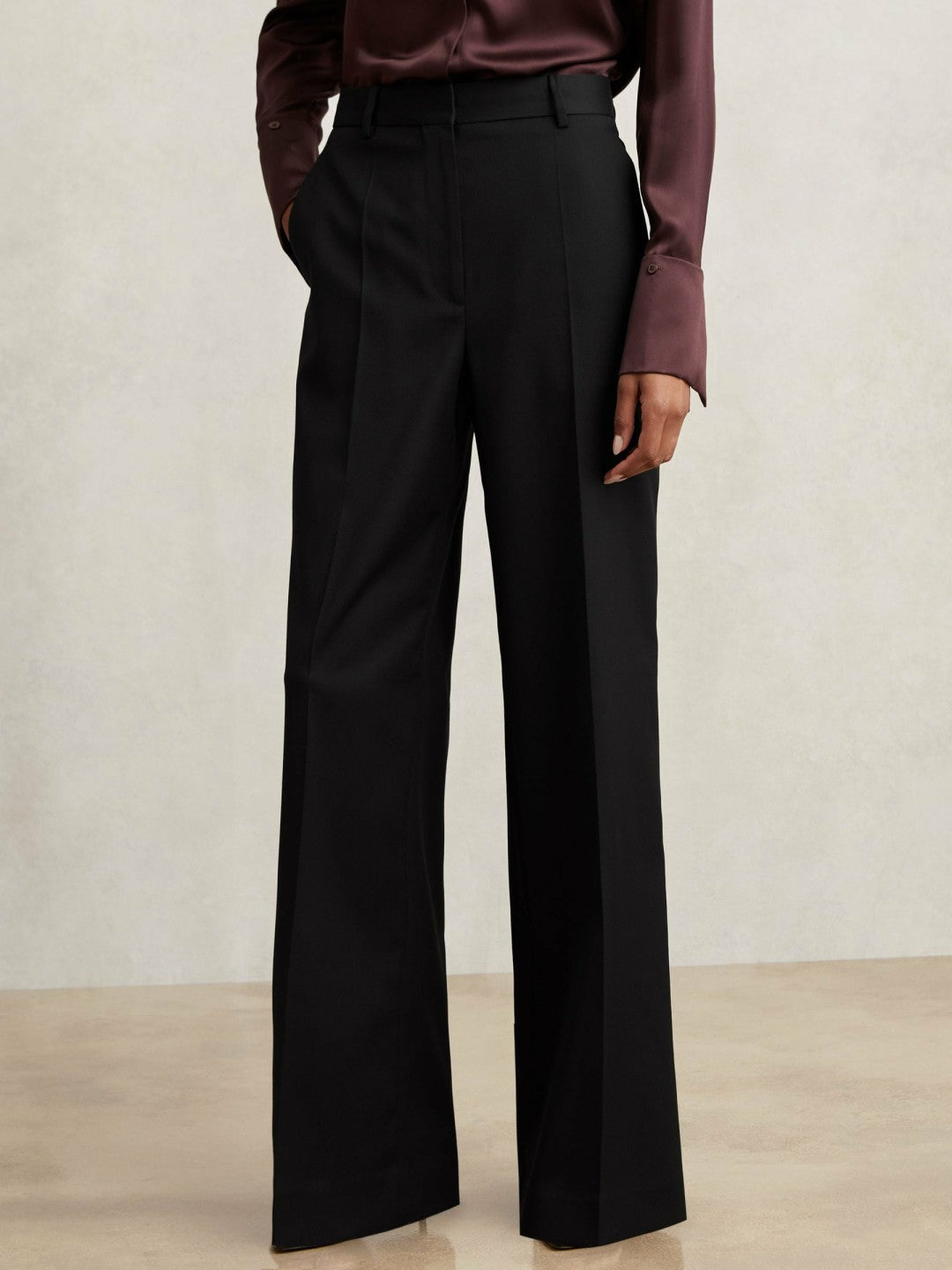 Reiss Popular Choice - Petite Wool-Blend Wide-Leg Suit Trousers in Black