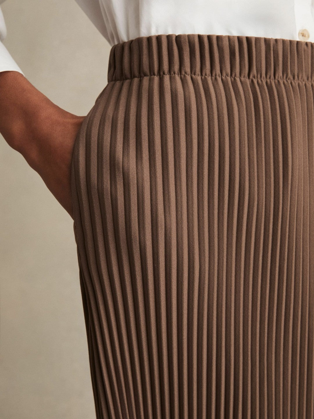 Reiss Pleated Jersey Midi Skirt in Chocolate