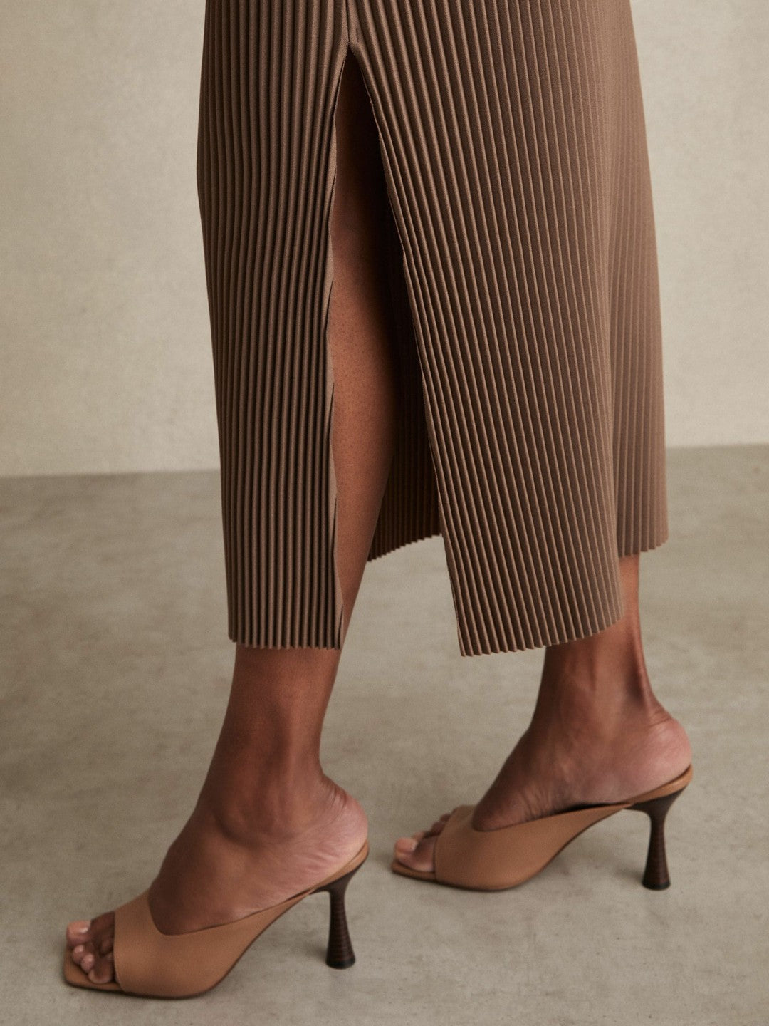 Reiss Pleated Jersey Midi Skirt in Chocolate