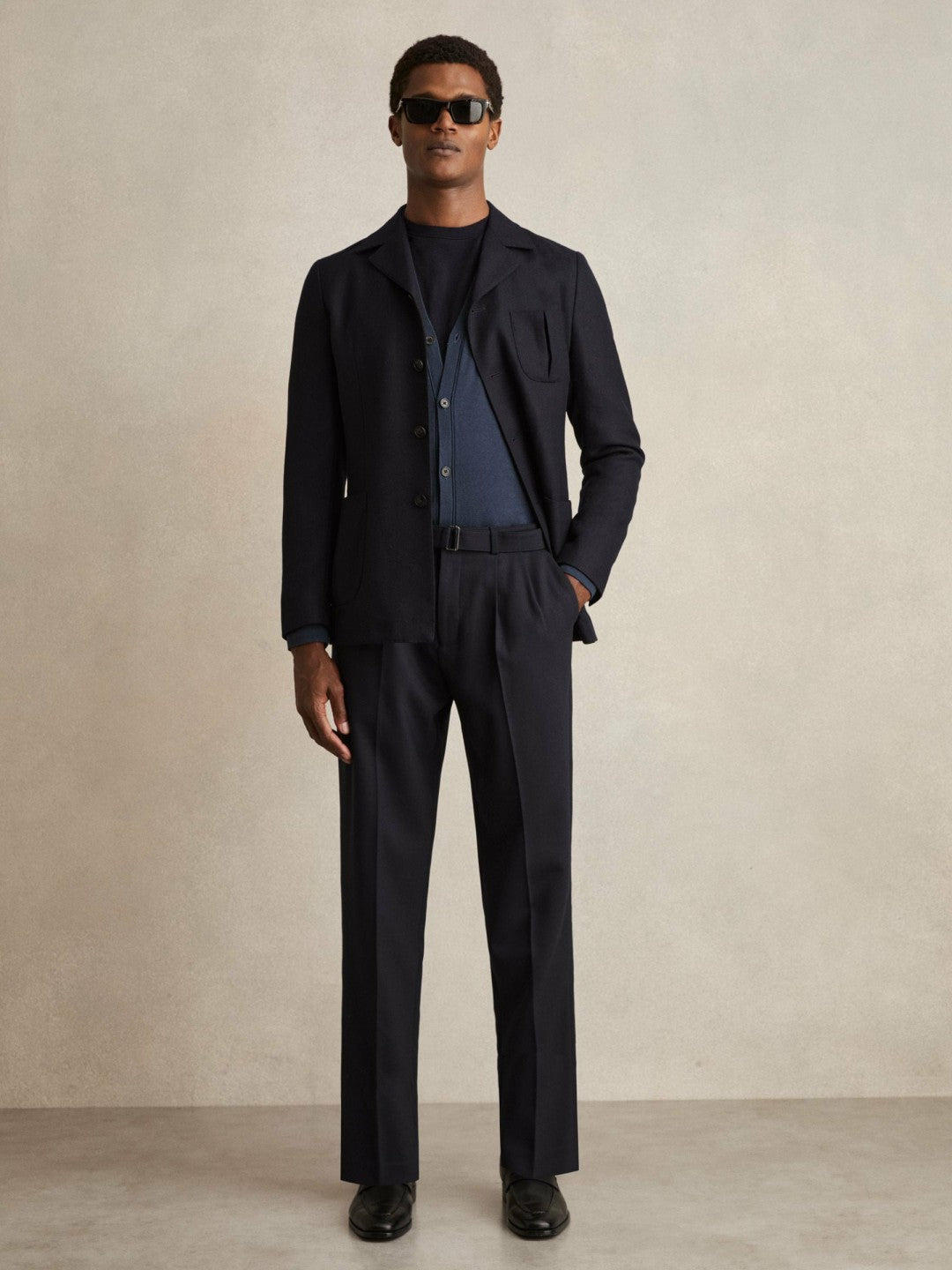 Reiss Deal - Wool-Blend Belted Pleated Trousers Regular-Fit in Navy