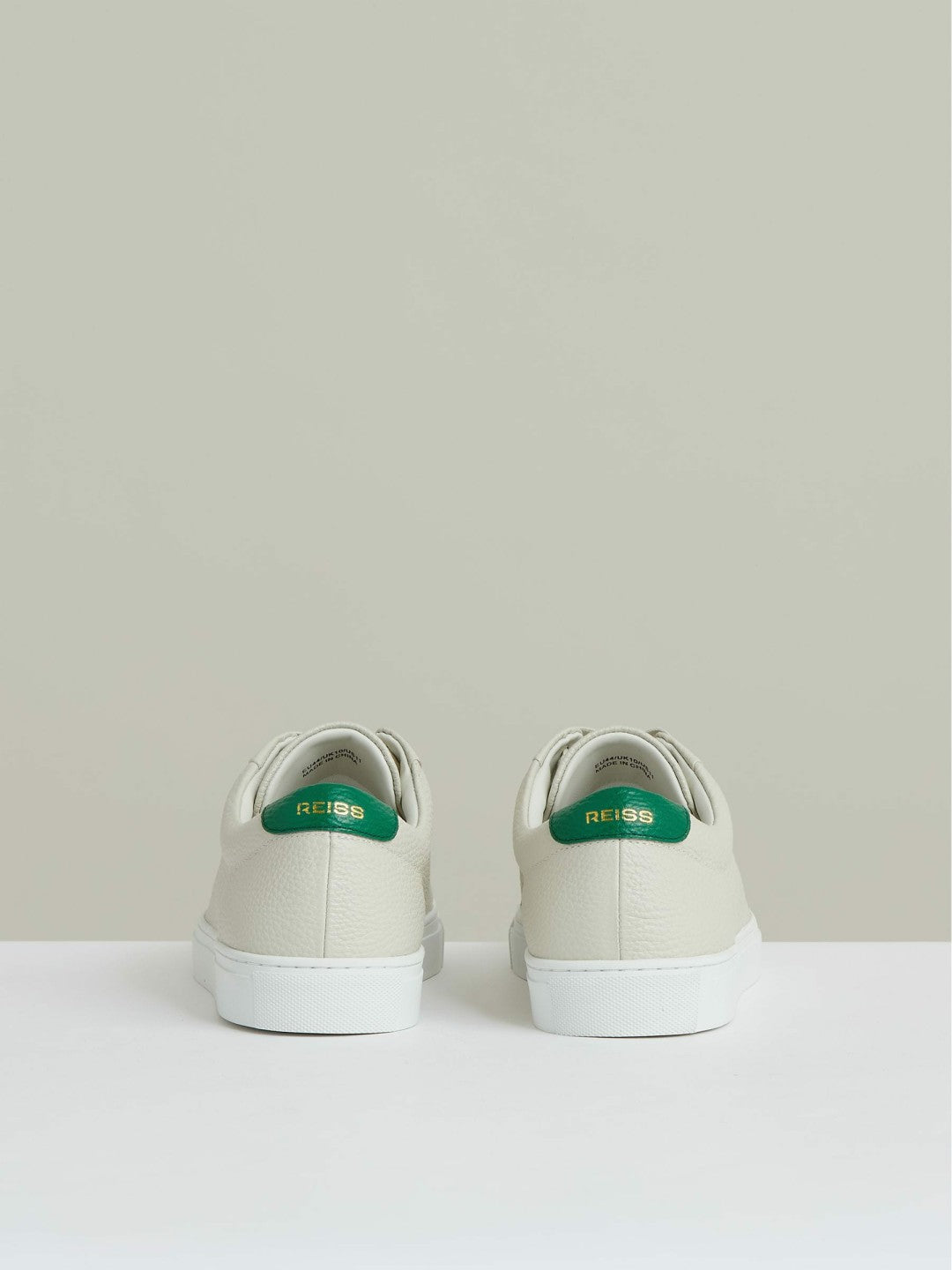 Reiss Value - Tumbled-Leather Low-Top Trainers in Off White/Green