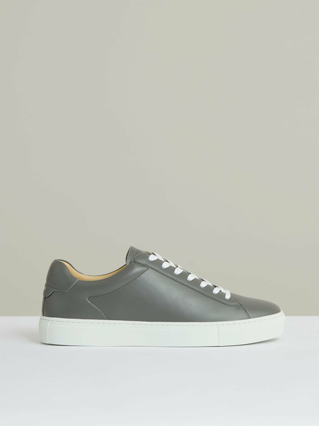 Reiss Affordable - Leather Low-Top Trainers in Graphite Grey