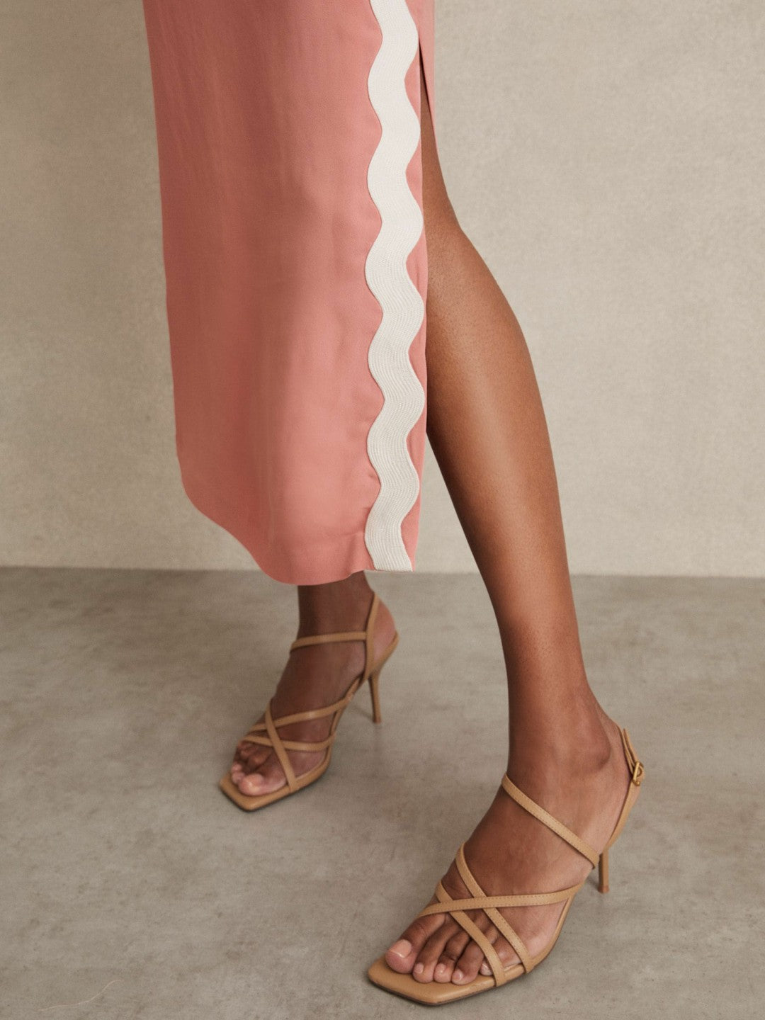 Reiss Wave-Trim Crepe Midi Dress in Pink