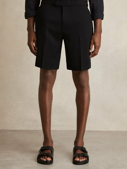 Reiss Popular Choice - Side-Adjuster Tailored Shorts in Black
