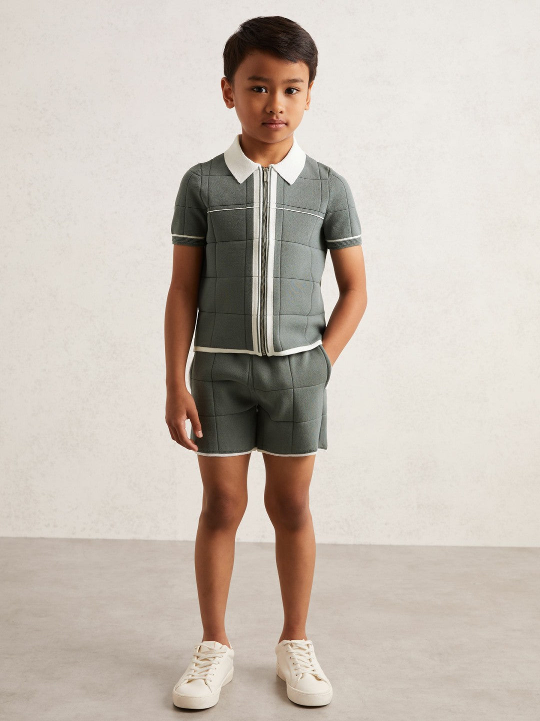 Reiss Tipped Knit Stitch-Detail Shorts in Dark Sage Green