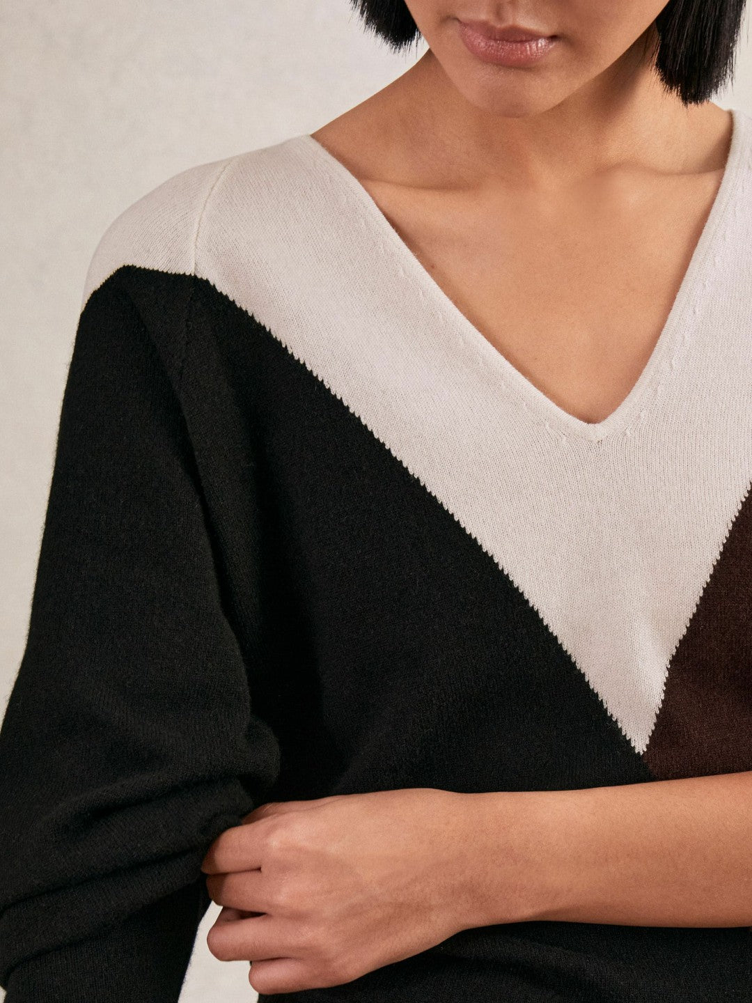 Reiss Featured - Wool-Blend Colourblock Knit Jumper with Cashmere in Black/Burgundy/Cream