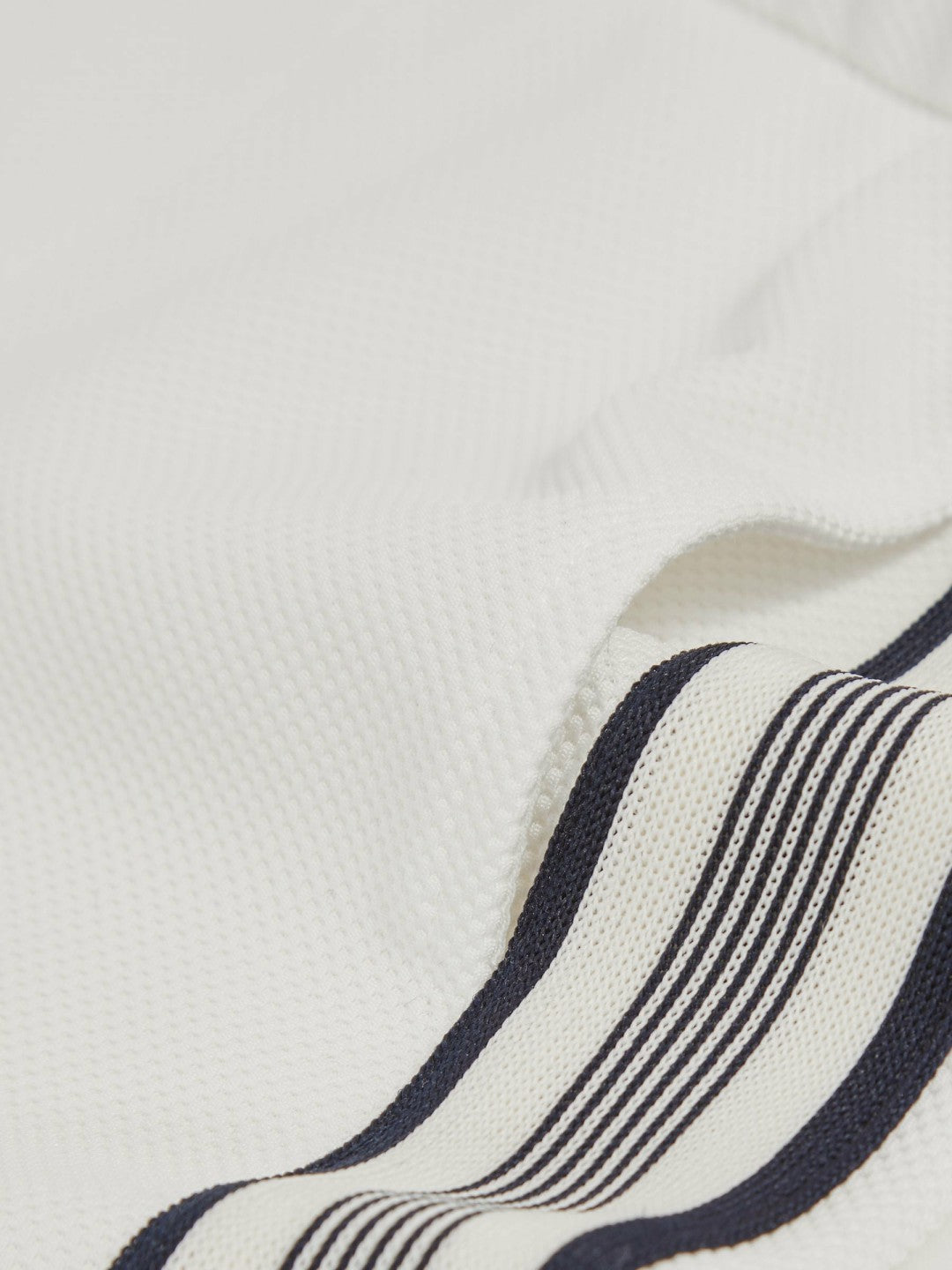 Reiss Popular Choice - 9-13 yrs Side Stripe Textured Shorts in White