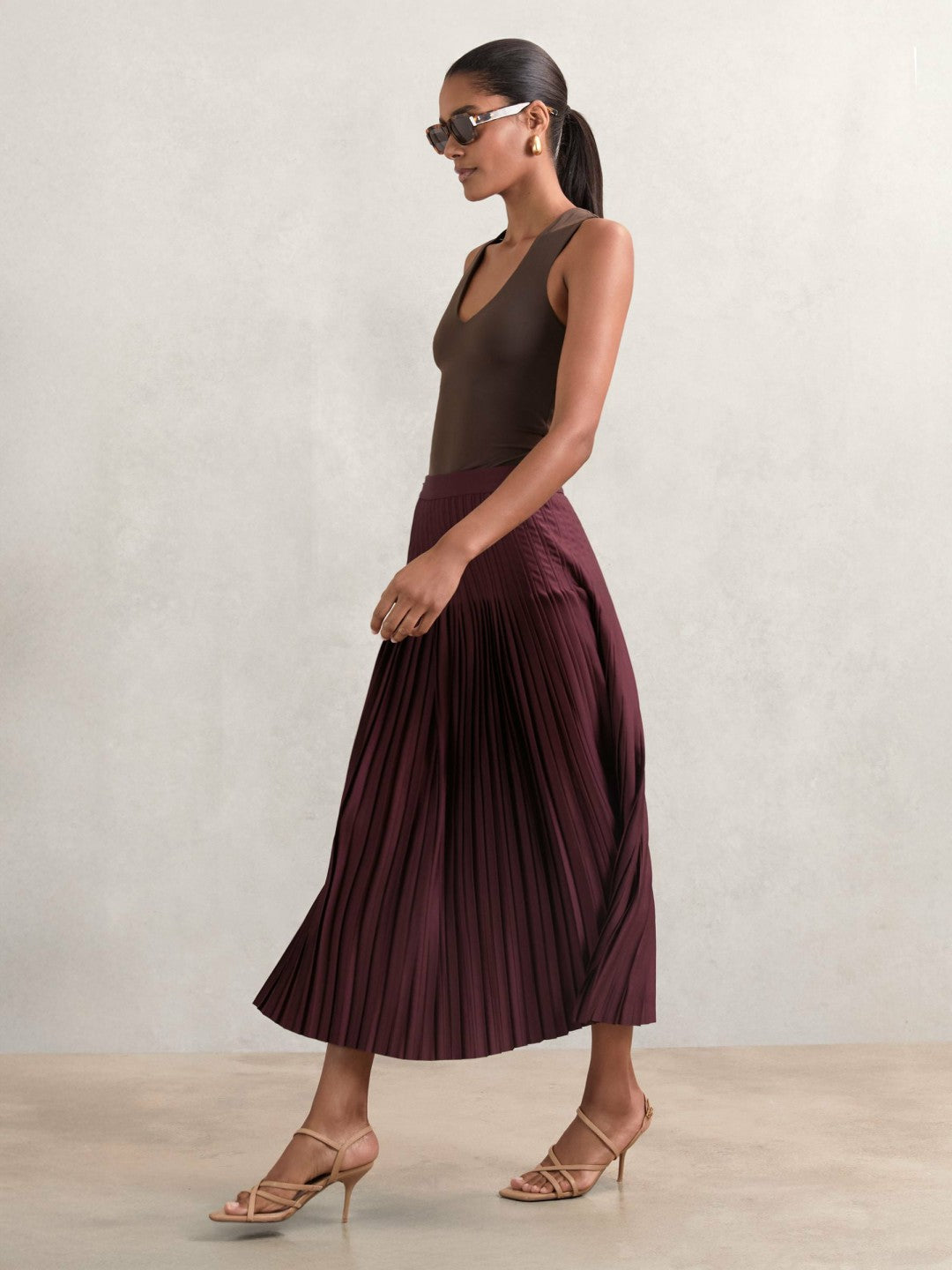 Reiss Pleated Midi Skirt in Burgundy