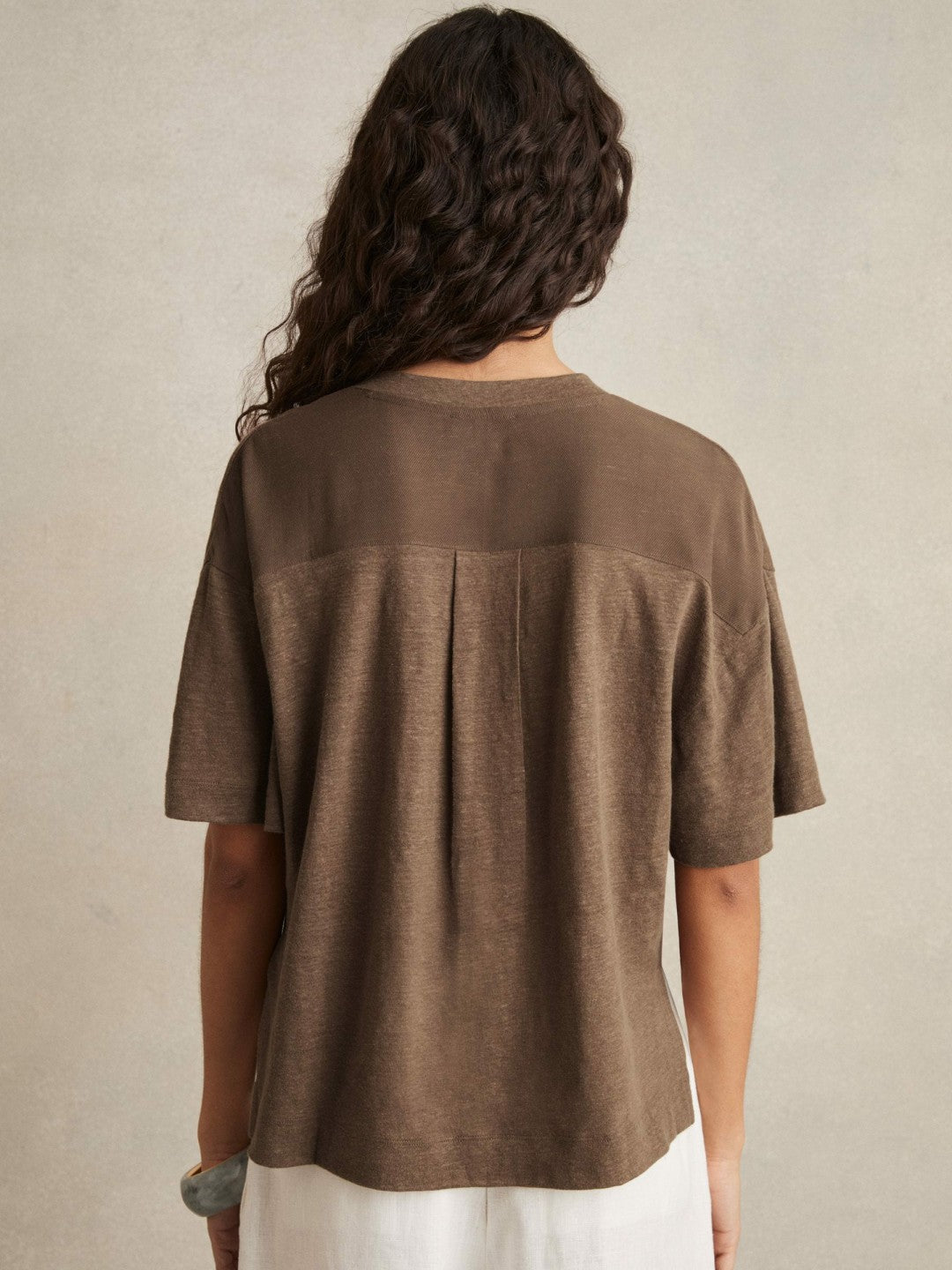 Reiss Linen V-Neck T-Shirt in Brown
