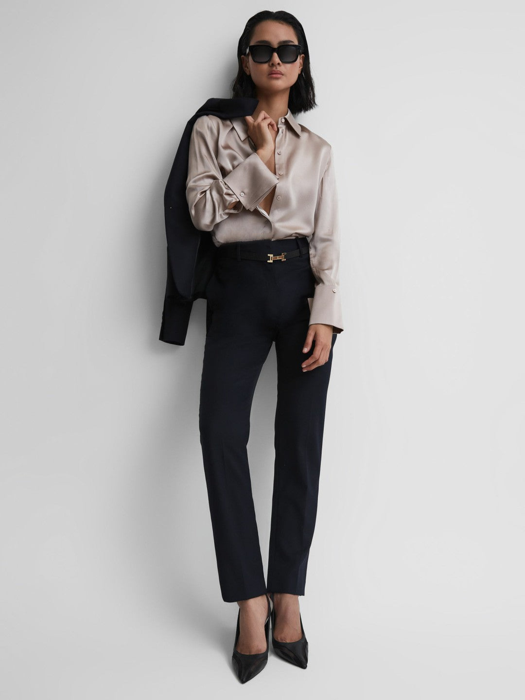 Reiss Petite Wool Blend Tapered Suit Trousers in Navy