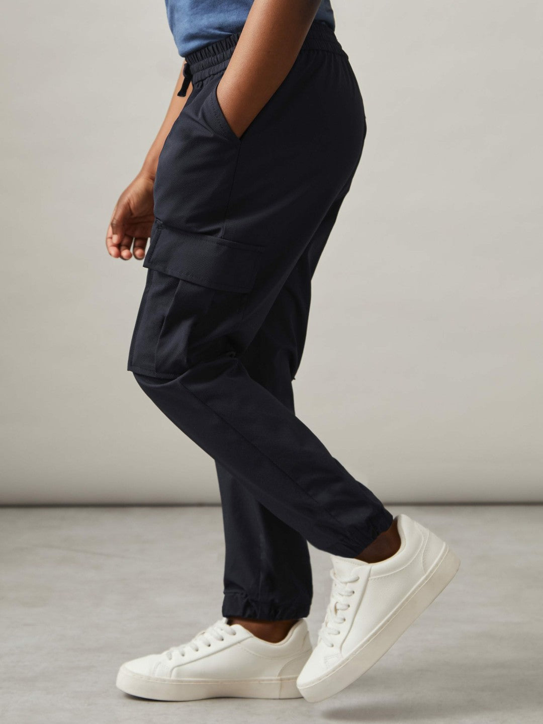 Reiss Featured - 9-14 yrs Technical Drawstring Cuffed Cargo Trousers in Navy
