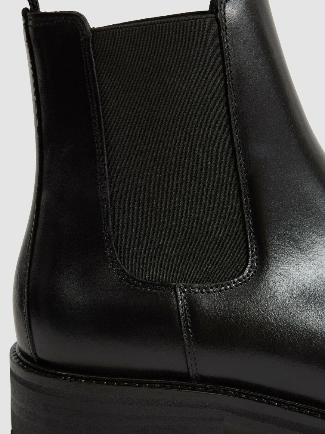 Reiss Popular Choice - Leather Chelsea Boots in Black