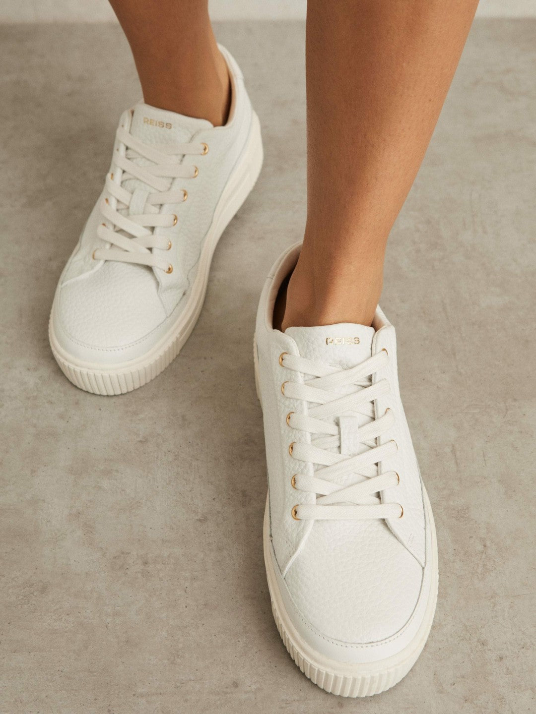 Reiss Popular Choice - Grained Leather Platform Trainers in White