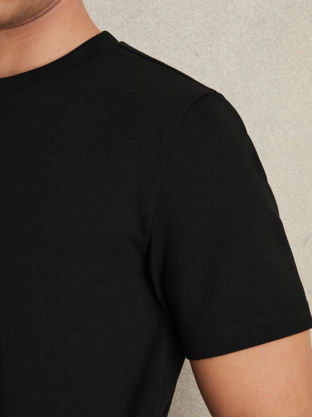 Reiss Sale - Interlock Jersey Crew Neck T-Shirt in Black