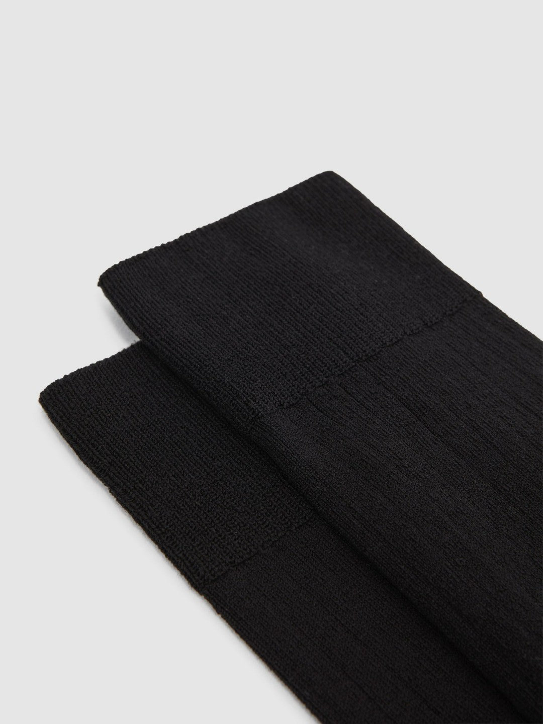 Reiss Popular Choice - Ribbed Socks in Black