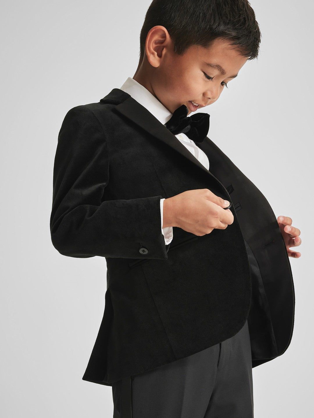 Reiss Savings - 4-9 yrs Single Breasted Velvet Blazer in Black