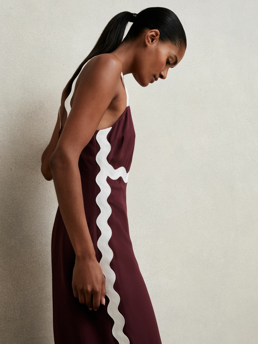 Reiss Wave-Trim Crepe Midi Dress in Burgundy