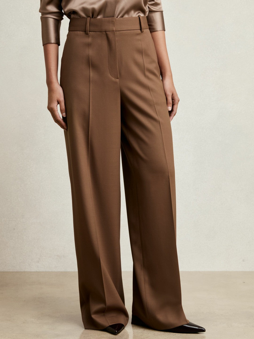 Reiss Value - Petite Wool-Blend Wide-Leg Suit Trousers in Tan