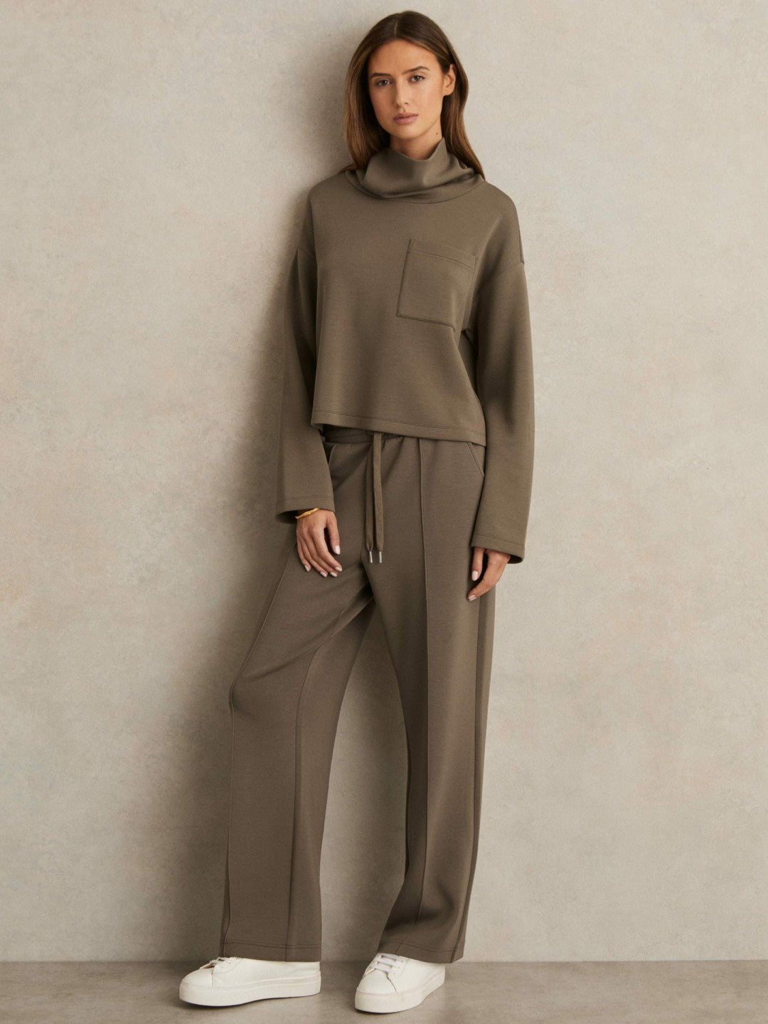 Reiss Deal - Petite Modal-Blend Interlock Wide-Leg Joggers in Khaki Green