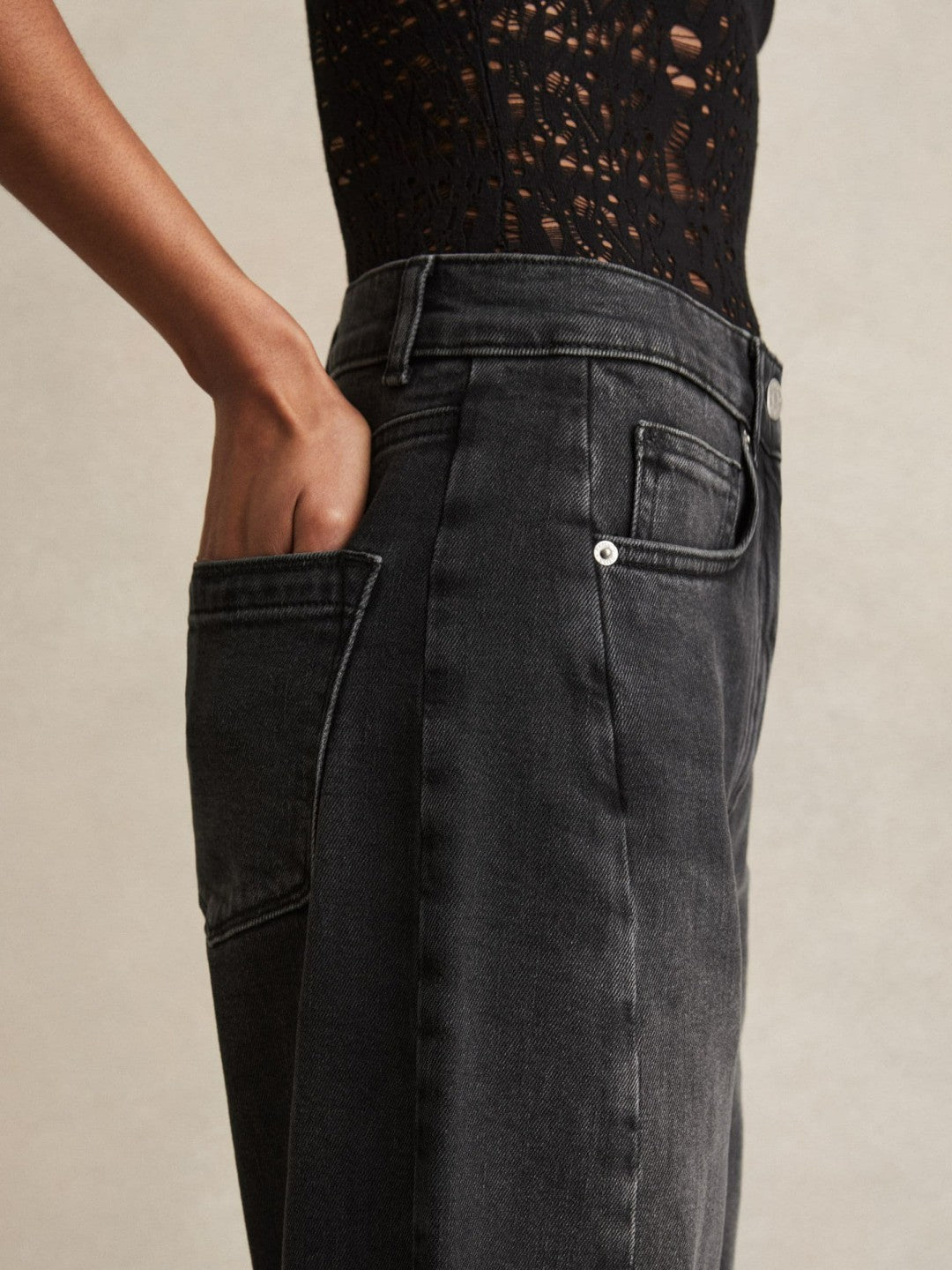 Reiss Affordable - Petite Barrel-Leg Seam Jeans in Washed Grey