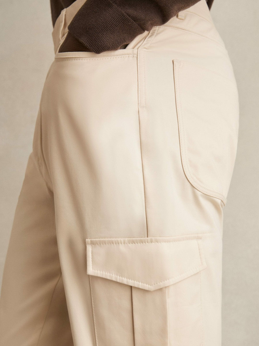 Reiss Popular Choice - Cotton-Lyocell Cargo Trousers in Light Stone