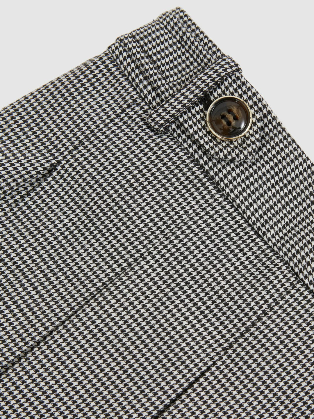 Reiss Featured - Houndstooth-Check Pleated Skirt in Black/White