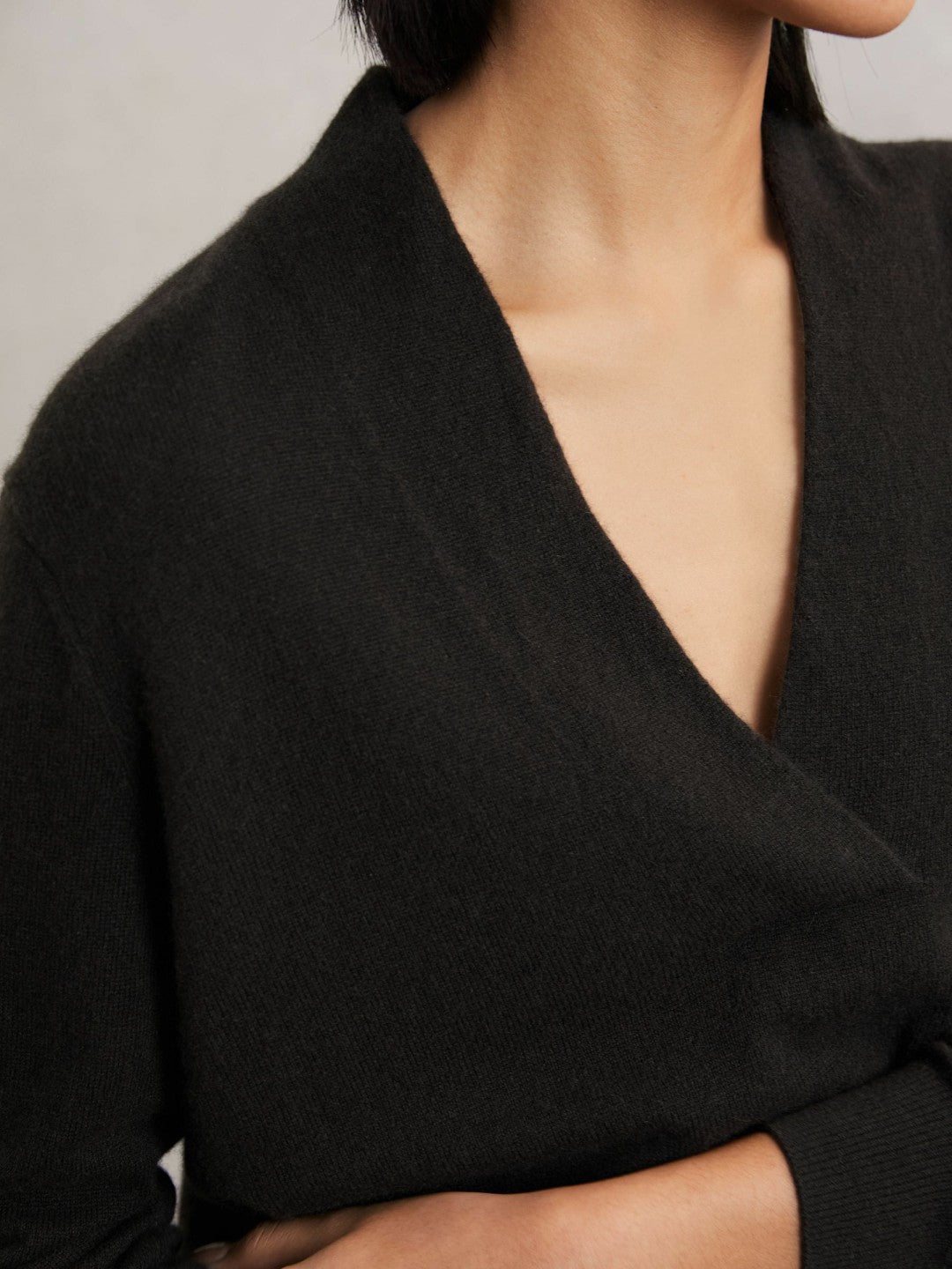 Reiss Cashmere V-Neck Jumper in Chocolate Brown