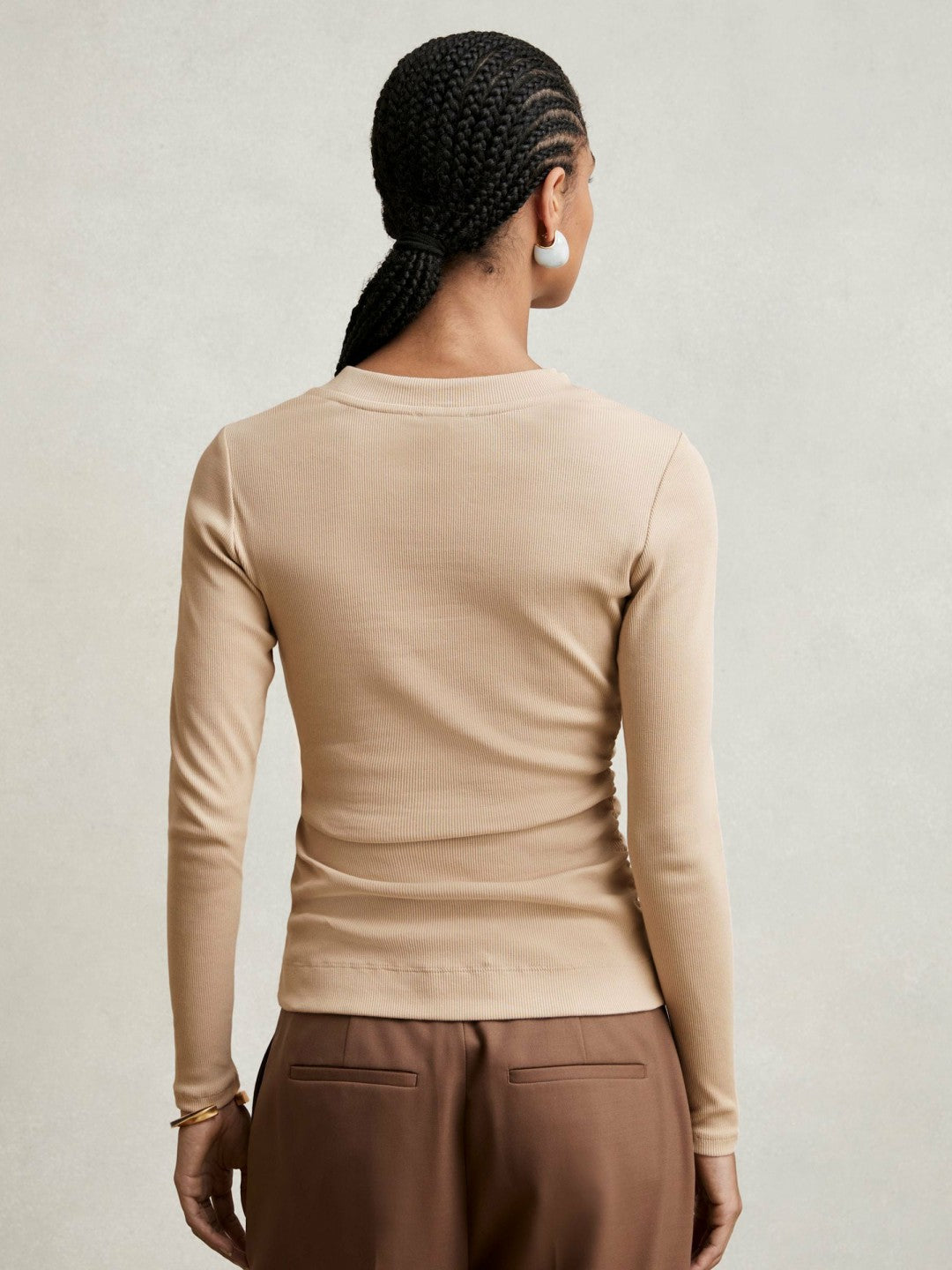 Reiss Cotton Long-Sleeve Ruched T-Shirt with Stretch in Camel