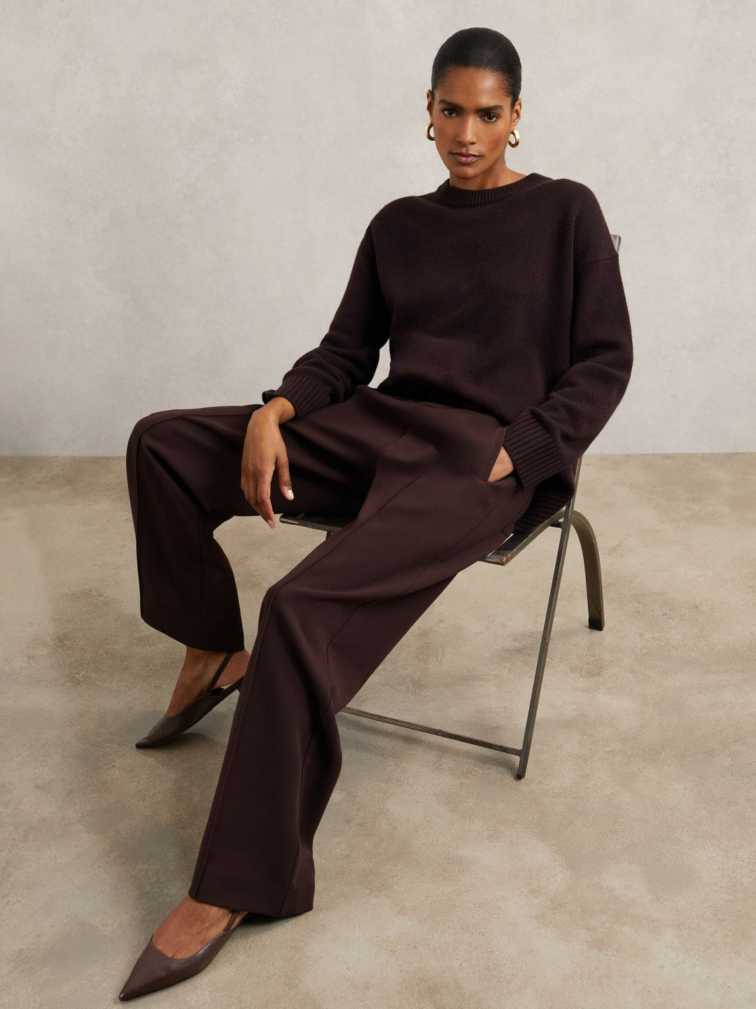 Reiss Sale - Petite Wide Leg Elasticated Waist Trousers in Burgundy