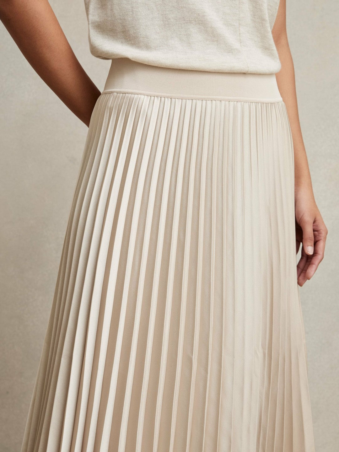 Reiss Pleated Midi Skirt in Champagne Neutral