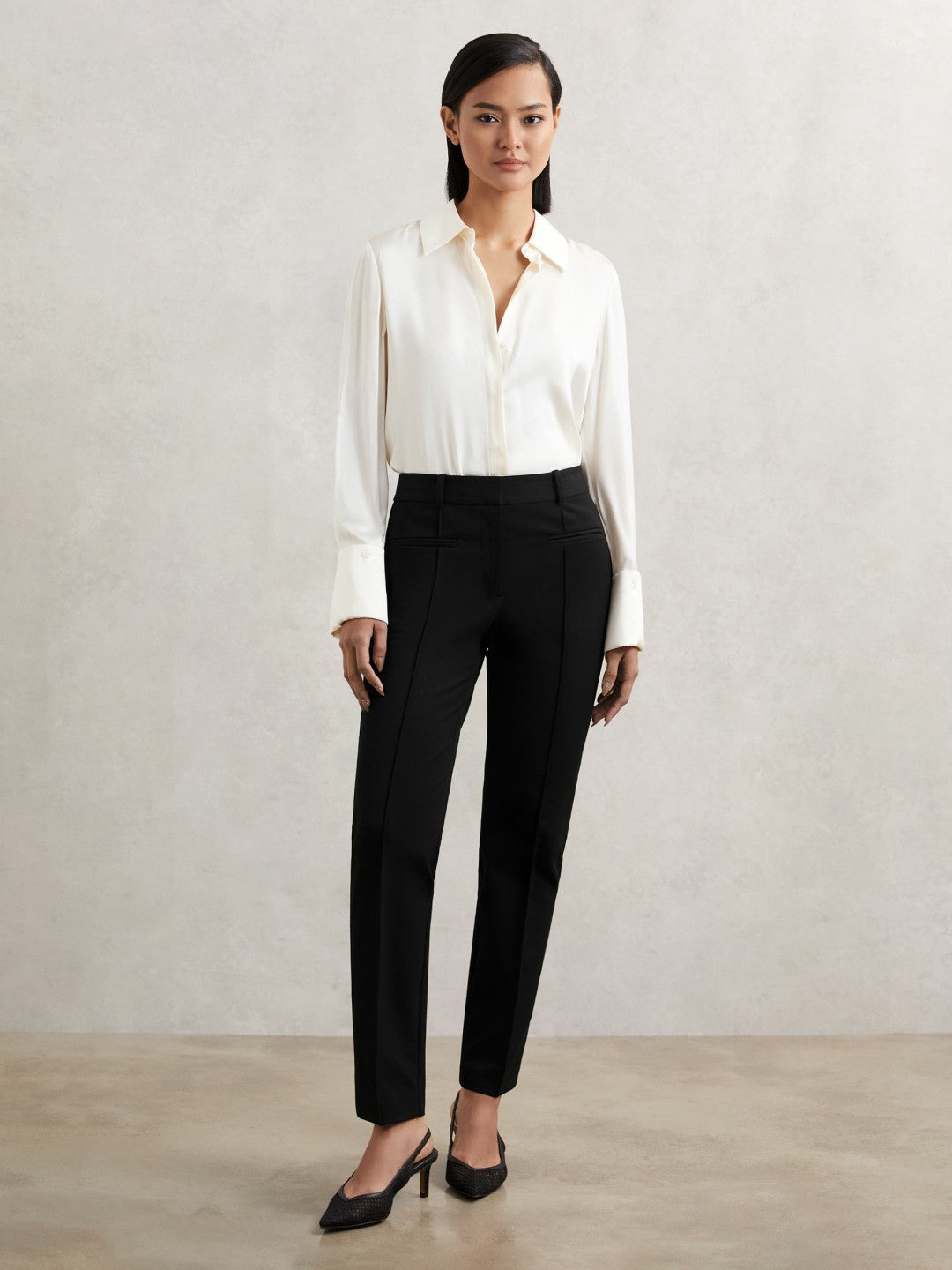 Reiss Petite Pintuck Tapered Trousers in Black