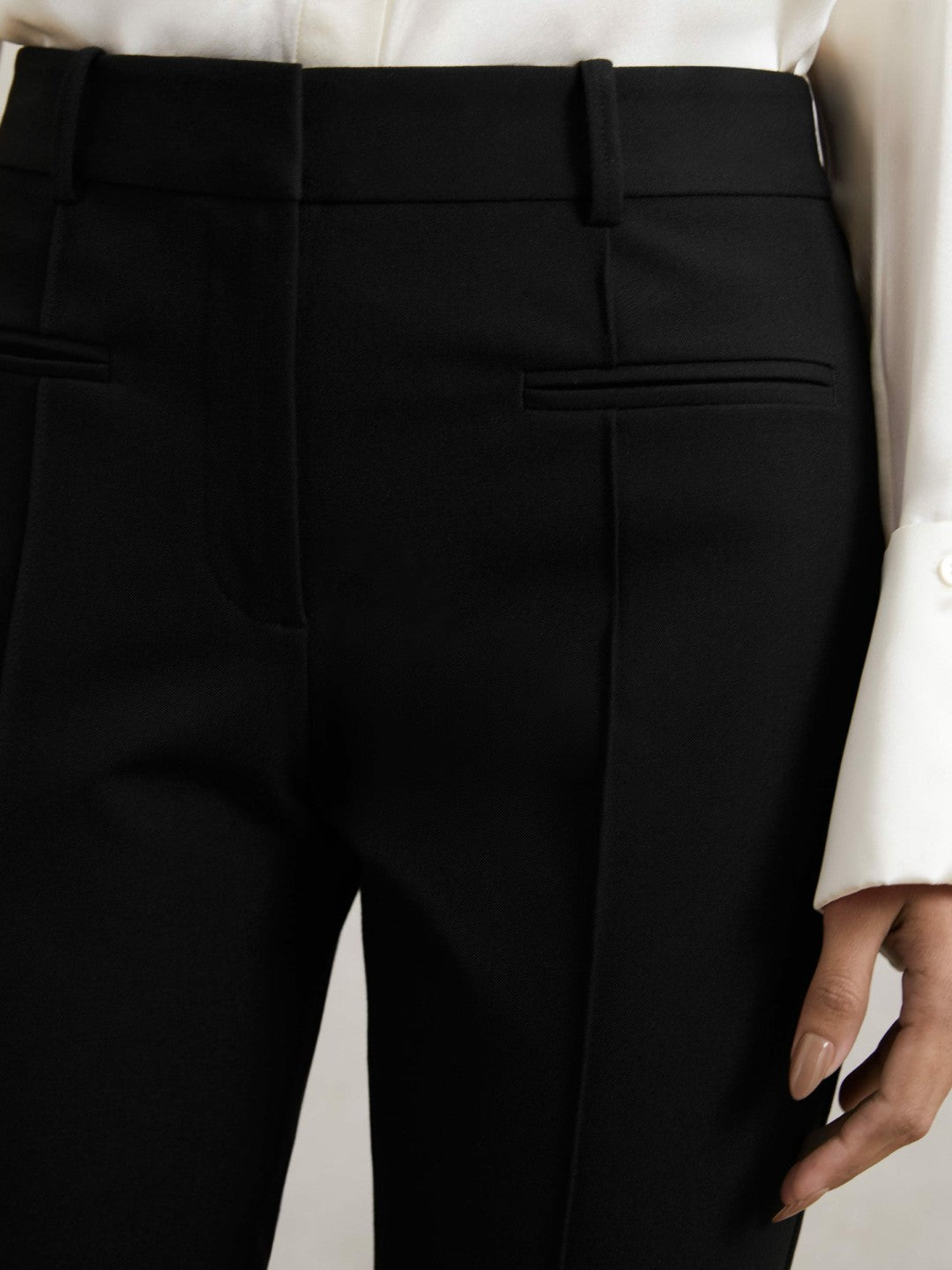 Reiss Petite Pintuck Tapered Trousers in Black
