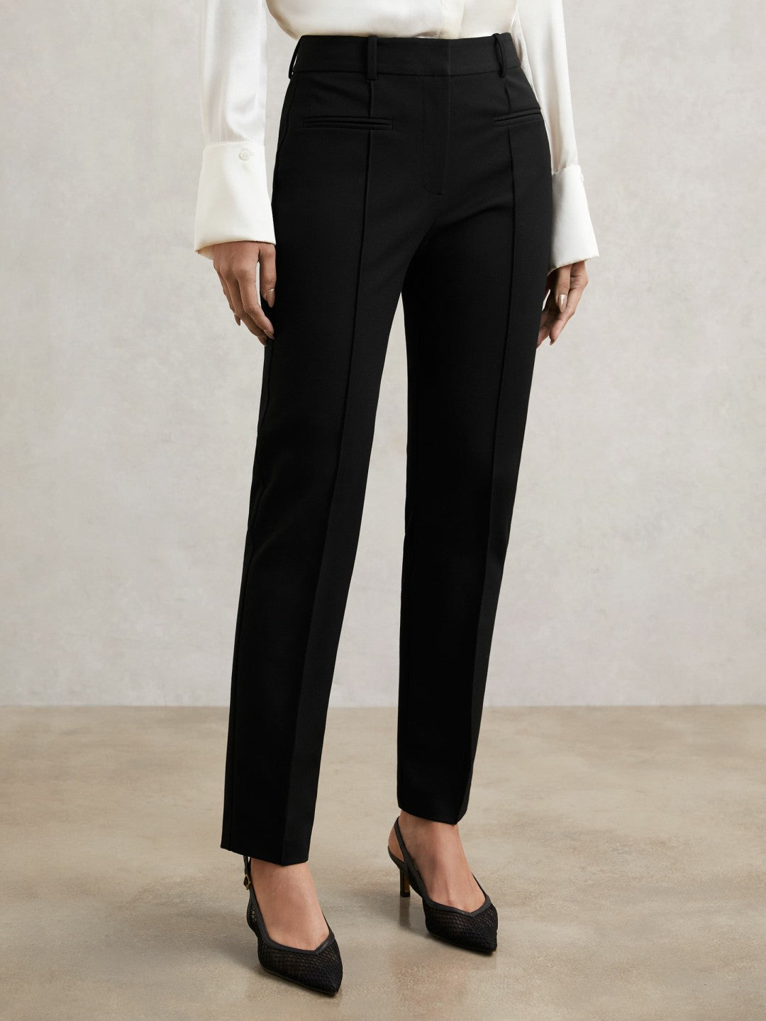 Reiss Petite Pintuck Tapered Trousers in Black