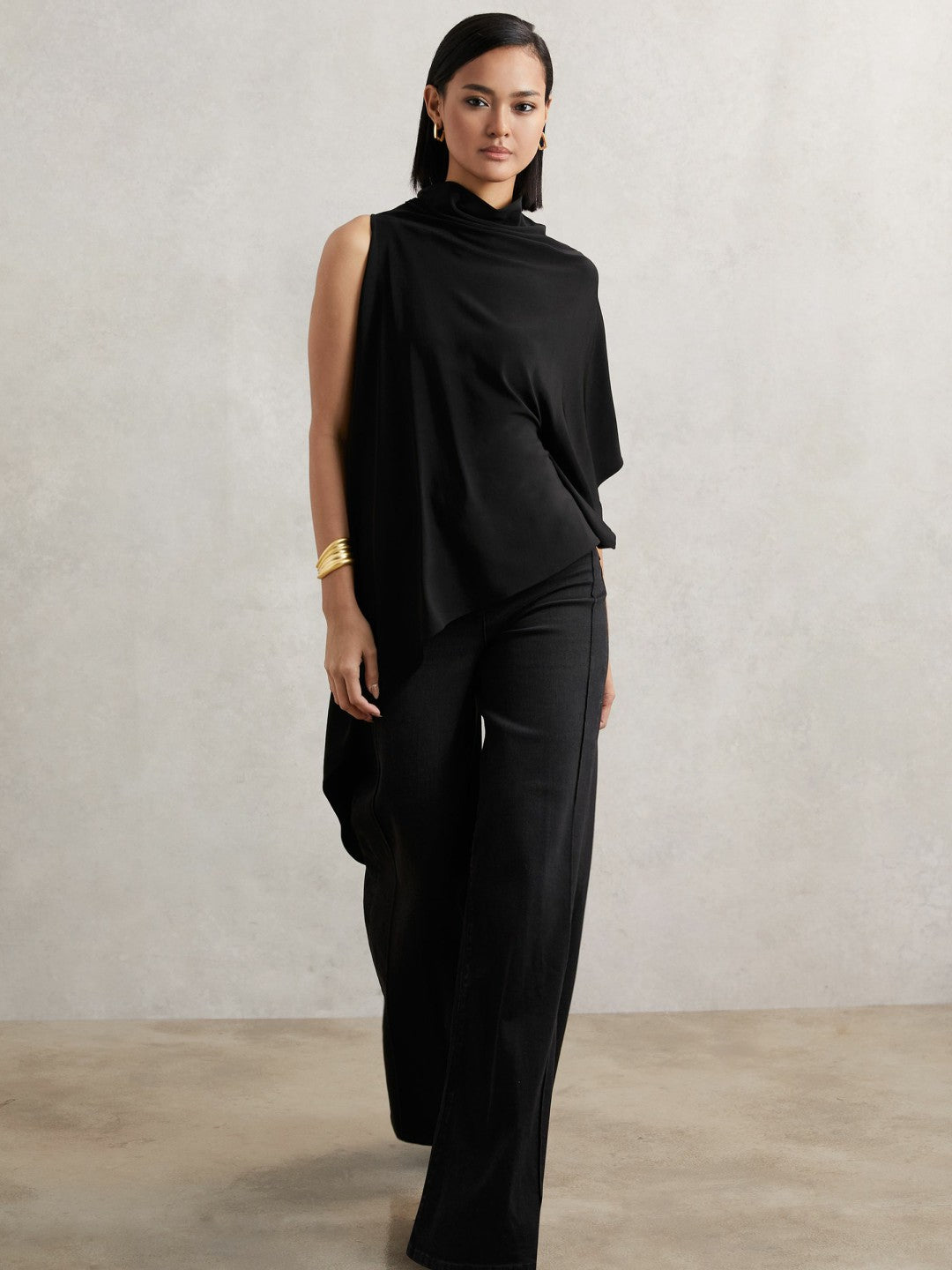 Reiss Offer - Cape Detail Top in Black
