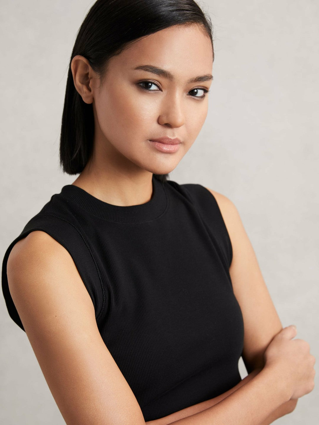 Reiss Value - Ribbed Ruched Waist Vest in Black