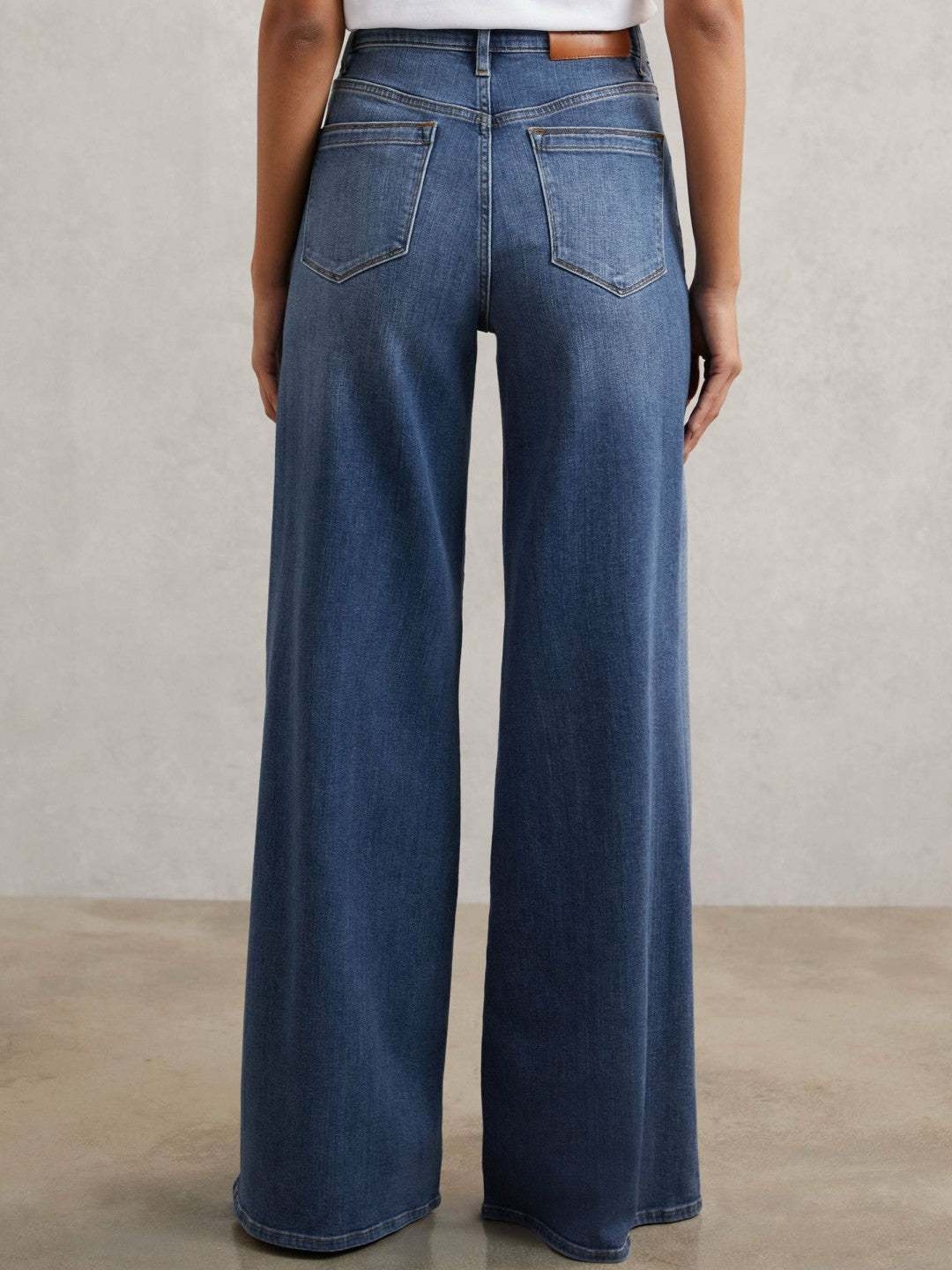 Reiss Savings - Petite Patch Pocket Wide Leg Jeans in Mid Blue